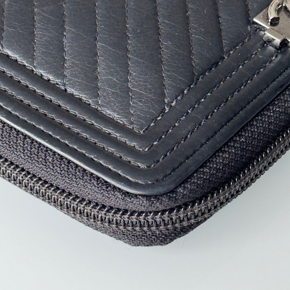 SOLD❌ Chanel Boy Zipped Wallet - Picture 6 of 13
